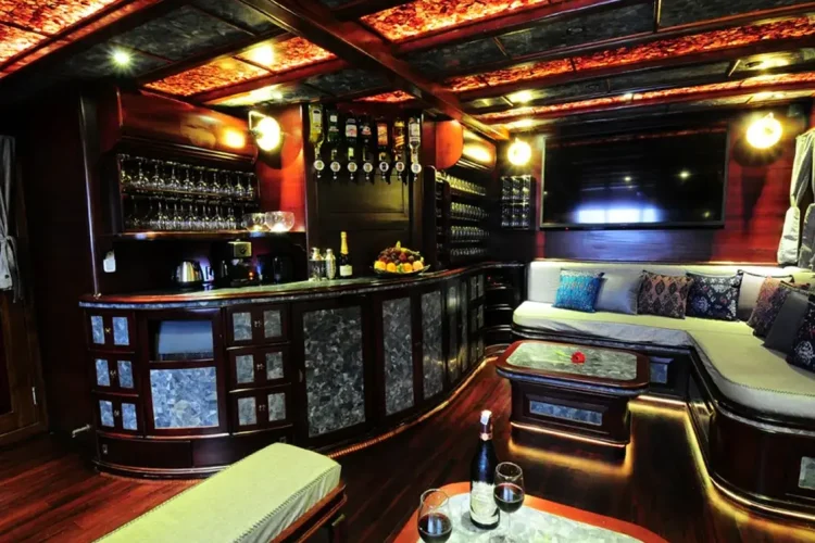 longe and bar area labradorite bali